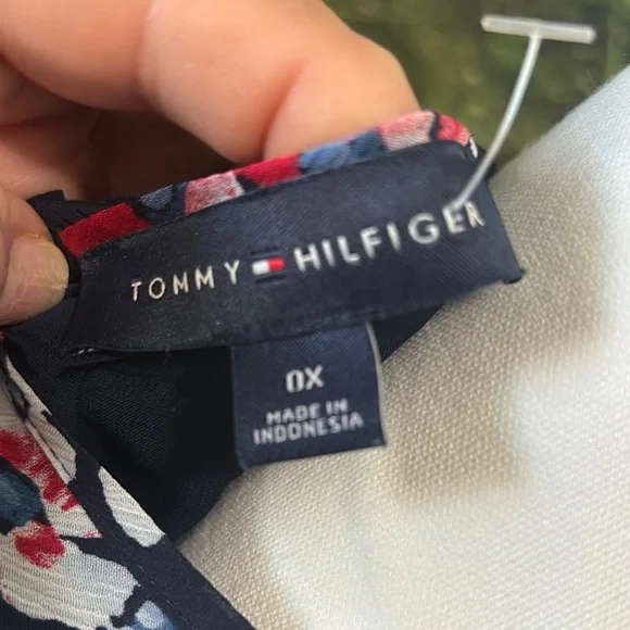 Floral Print Women's Top - Black, Red, Blue - Picture 7 of 8